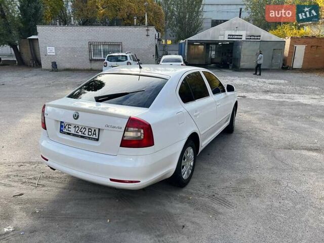 Шкода Октавия 2012 в Днепре (Днепропетровске) на Automoto.ua Белый Шкода Октавия, объемом двигателя 1.8 л и пробегом 167 тыс. км за 6700 $, фото 12 на Automoto.ua