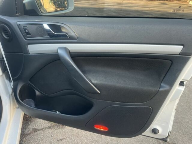 Белый Шкода Октавия, объемом двигателя 1.6 л и пробегом 186 тыс. км за 7700 $, фото 18 на Automoto.ua