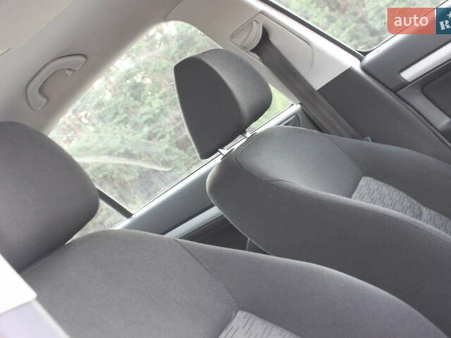 Белый Шкода Октавия, объемом двигателя 1.6 л и пробегом 170 тыс. км за 7450 $, фото 36 на Automoto.ua