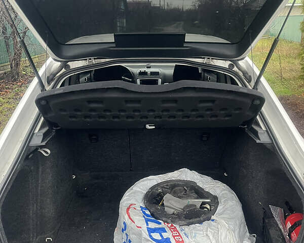 Белый Шкода Октавия, объемом двигателя 1.6 л и пробегом 186 тыс. км за 7900 $, фото 24 на Automoto.ua