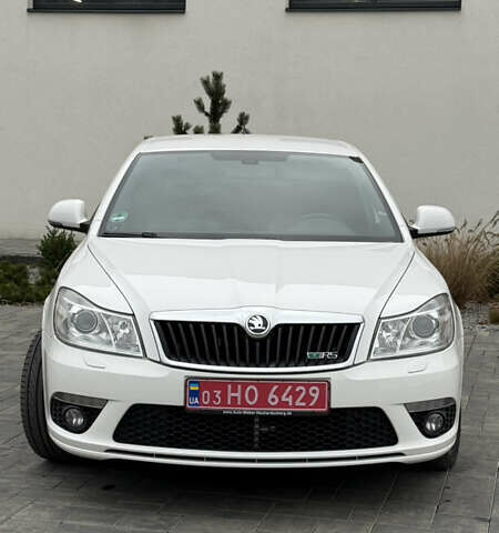 Белый Шкода Октавия, объемом двигателя 1.97 л и пробегом 239 тыс. км за 11999 $, фото 1 на Automoto.ua