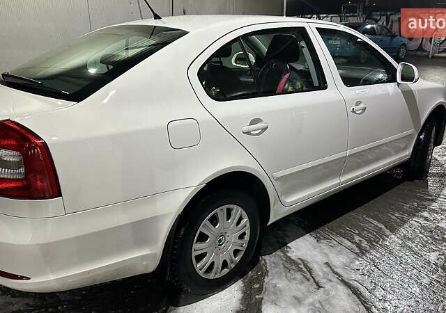 Білий Шкода Октавія, об'ємом двигуна 1.9 л та пробігом 306 тис. км за 7200 $, фото 11 на Automoto.ua