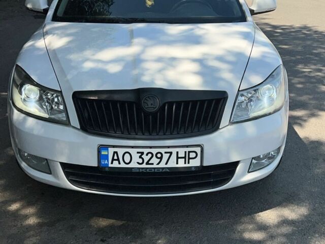 Белый Шкода Октавия, объемом двигателя 2 л и пробегом 256 тыс. км за 9800 $, фото 4 на Automoto.ua