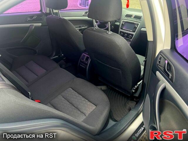 Белый Шкода Октавия, объемом двигателя 1.8 л и пробегом 249 тыс. км за 7499 $, фото 9 на Automoto.ua