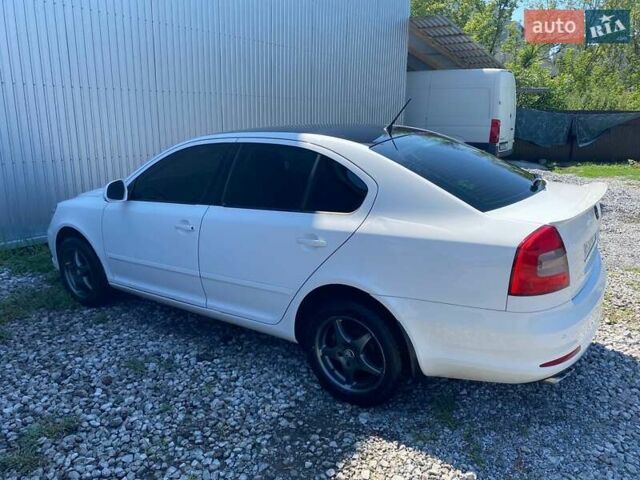 Білий Шкода Октавія, об'ємом двигуна 1.8 л та пробігом 103 тис. км за 8500 $, фото 27 на Automoto.ua