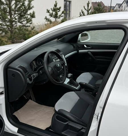 Белый Шкода Октавия, объемом двигателя 1.97 л и пробегом 239 тыс. км за 11999 $, фото 41 на Automoto.ua