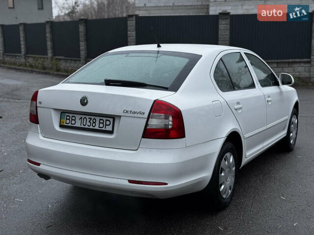 Белый Шкода Октавия, объемом двигателя 1.8 л и пробегом 37 тыс. км за 10900 $, фото 8 на Automoto.ua