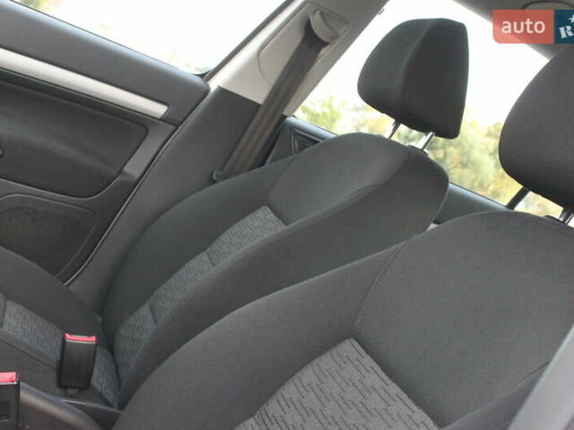 Белый Шкода Октавия, объемом двигателя 1.6 л и пробегом 170 тыс. км за 7450 $, фото 18 на Automoto.ua