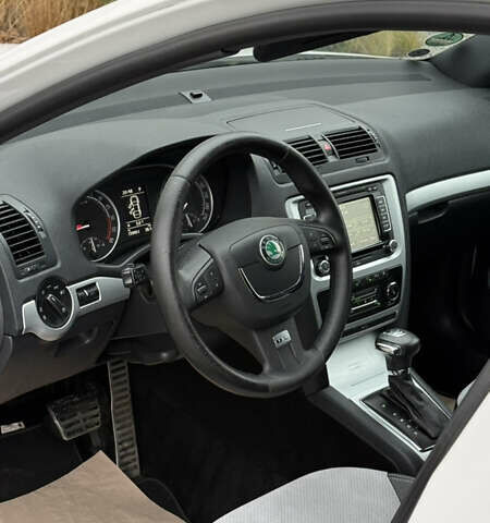 Белый Шкода Октавия, объемом двигателя 1.97 л и пробегом 239 тыс. км за 11999 $, фото 49 на Automoto.ua