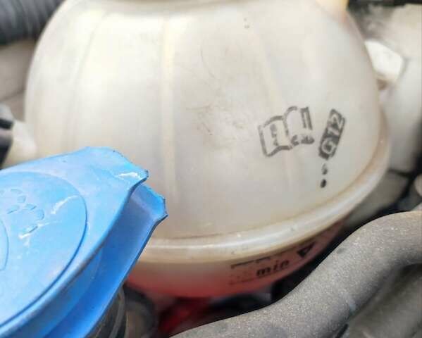 Белый Шкода Октавия, объемом двигателя 1.6 л и пробегом 286 тыс. км за 7500 $, фото 13 на Automoto.ua