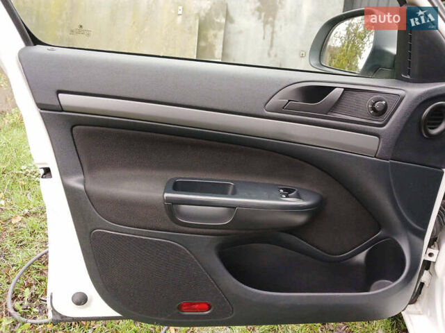 Білий Шкода Октавія, об'ємом двигуна 1.4 л та пробігом 207 тис. км за 7700 $, фото 13 на Automoto.ua