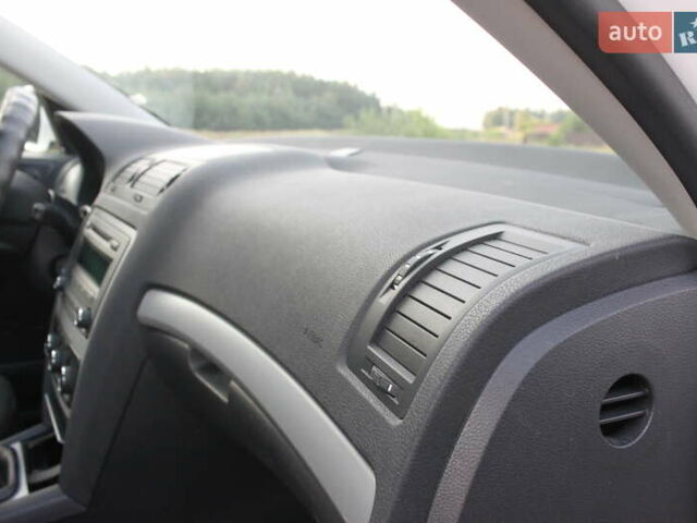 Белый Шкода Октавия, объемом двигателя 1.6 л и пробегом 170 тыс. км за 7450 $, фото 38 на Automoto.ua