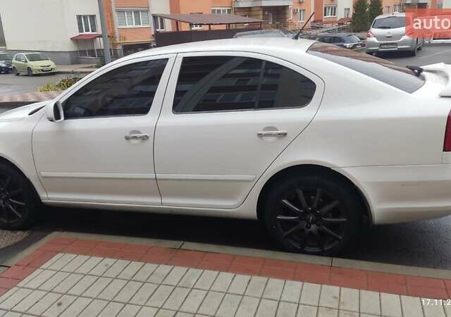 Белый Шкода Октавия, объемом двигателя 1.8 л и пробегом 225 тыс. км за 8700 $, фото 8 на Automoto.ua