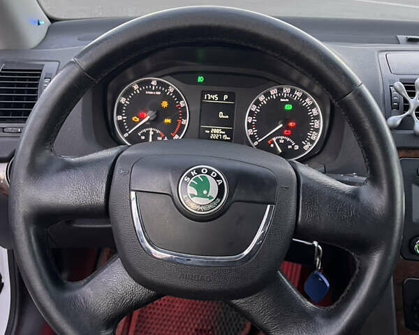Шкода Октавия 2012 в Кропивницком (Кировограде) на Automoto.ua Белый Шкода Октавия, объемом двигателя 1.8 л и пробегом 222 тыс. км за 6700 $, фото 13 на Automoto.ua