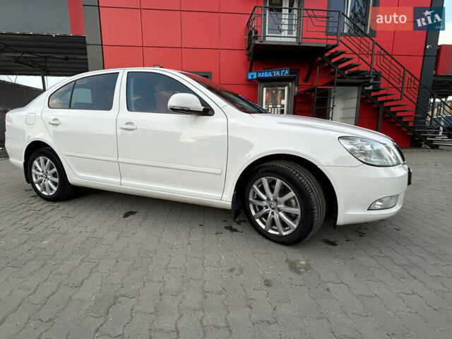 Білий Шкода Октавія, об'ємом двигуна 1.97 л та пробігом 236 тис. км за 8800 $, фото 6 на Automoto.ua