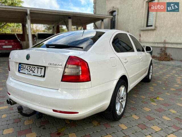 Шкода Октавия 2012 в Одессе на Automoto.ua Белый Шкода Октавия, объемом двигателя 1.97 л и пробегом 314 тыс. км за 9700 $, фото 22 на Automoto.ua