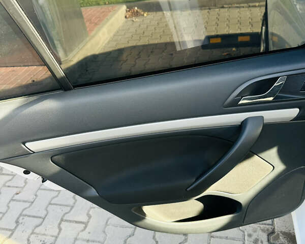 Шкода Октавія 2012 у Вишневом на Automoto.ua Білий Шкода Октавія, об'ємом двигуна 1.6 л та пробігом 355 тис. км за 6500 $, фото 8 на Automoto.ua