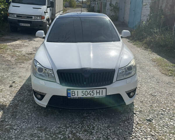 Шкода Октавия 2012 в Днепре (Днепропетровске) на Automoto.ua Белый Шкода Октавия, объемом двигателя 1.8 л и пробегом 225 тыс. км за 9000 $, фото 5 на Automoto.ua