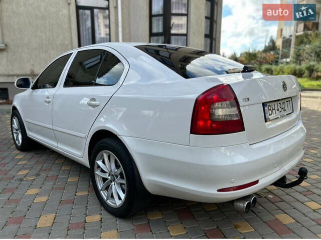 Шкода Октавия 2012 в Одессе на Automoto.ua Белый Шкода Октавия, объемом двигателя 1.97 л и пробегом 314 тыс. км за 9700 $, фото 12 на Automoto.ua