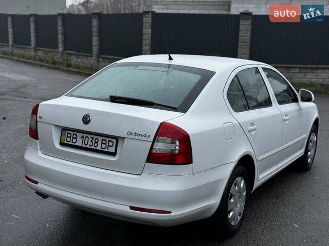 Белый Шкода Октавия, объемом двигателя 1.8 л и пробегом 37 тыс. км за 10900 $, фото 10 на Automoto.ua