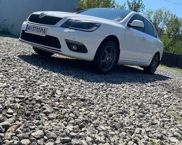 Білий Шкода Октавія, об'ємом двигуна 1.8 л та пробігом 103 тис. км за 8500 $, фото 11 на Automoto.ua