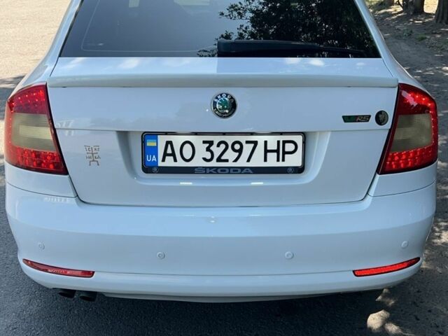 Белый Шкода Октавия, объемом двигателя 2 л и пробегом 256 тыс. км за 9800 $, фото 2 на Automoto.ua