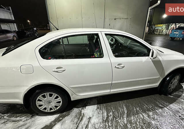 Білий Шкода Октавія, об'ємом двигуна 1.9 л та пробігом 306 тис. км за 7200 $, фото 12 на Automoto.ua