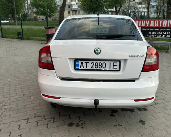 Білий Шкода Октавія, об'ємом двигуна 1.97 л та пробігом 236 тис. км за 8800 $, фото 1 на Automoto.ua
