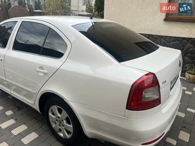 Білий Шкода Октавія, об'ємом двигуна 1.6 л та пробігом 313 тис. км за 7950 $, фото 16 на Automoto.ua