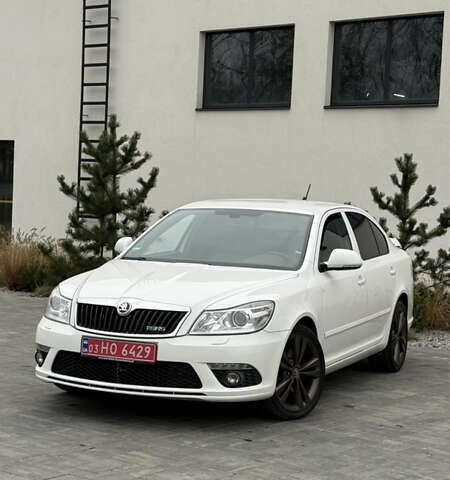 Белый Шкода Октавия, объемом двигателя 1.97 л и пробегом 239 тыс. км за 11999 $, фото 2 на Automoto.ua