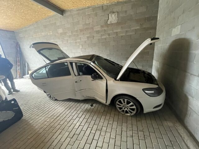 Белый Шкода Октавия, объемом двигателя 0 л и пробегом 312 тыс. км за 3500 $, фото 5 на Automoto.ua