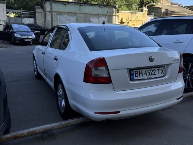 Білий Шкода Октавія, об'ємом двигуна 1.2 л та пробігом 138 тис. км за 6700 $, фото 1 на Automoto.ua
