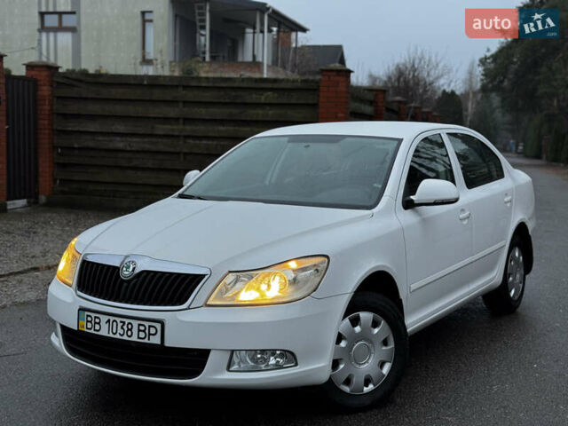 Белый Шкода Октавия, объемом двигателя 1.8 л и пробегом 37 тыс. км за 10900 $, фото 26 на Automoto.ua