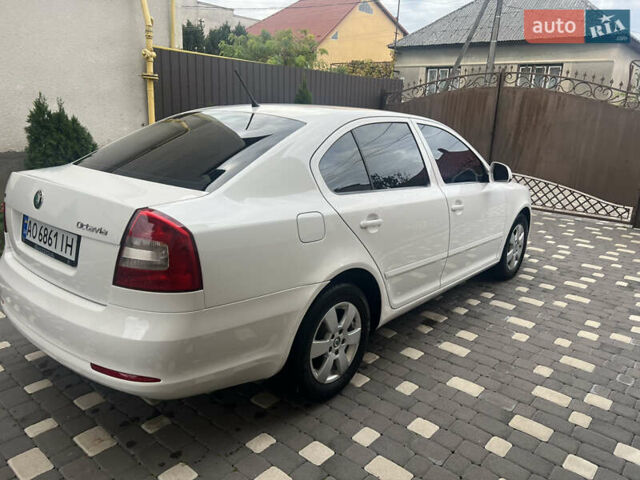 Білий Шкода Октавія, об'ємом двигуна 1.6 л та пробігом 313 тис. км за 7950 $, фото 27 на Automoto.ua