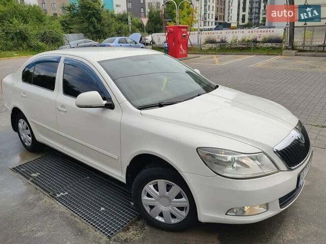 Білий Шкода Октавія, об'ємом двигуна 1.6 л та пробігом 163 тис. км за 8999 $, фото 2 на Automoto.ua