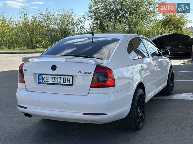Білий Шкода Октавія, об'ємом двигуна 1.8 л та пробігом 199 тис. км за 7999 $, фото 8 на Automoto.ua