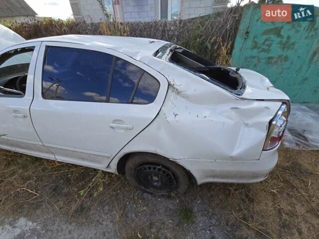 Белый Шкода Октавия, объемом двигателя 1.8 л и пробегом 176 тыс. км за 4500 $, фото 2 на Automoto.ua