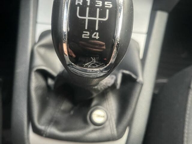 Белый Шкода Октавия, объемом двигателя 1.6 л и пробегом 186 тыс. км за 7700 $, фото 11 на Automoto.ua