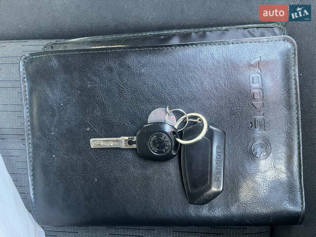 Белый Шкода Октавия, объемом двигателя 1.6 л и пробегом 186 тыс. км за 7700 $, фото 23 на Automoto.ua