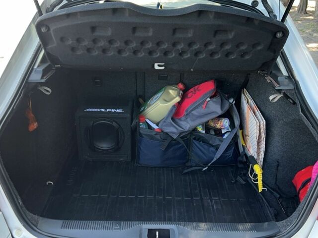 Белый Шкода Октавия, объемом двигателя 2 л и пробегом 256 тыс. км за 9800 $, фото 6 на Automoto.ua