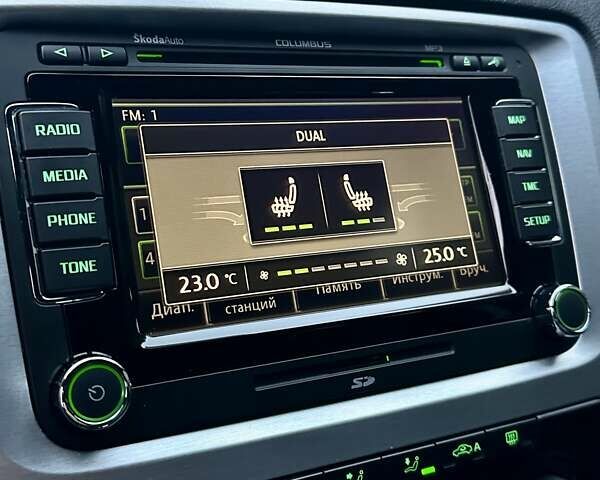 Белый Шкода Октавия, объемом двигателя 2 л и пробегом 239 тыс. км за 12950 $, фото 66 на Automoto.ua