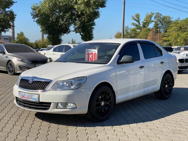 Білий Шкода Октавія, об'ємом двигуна 1.6 л та пробігом 252 тис. км за 8400 $, фото 2 на Automoto.ua