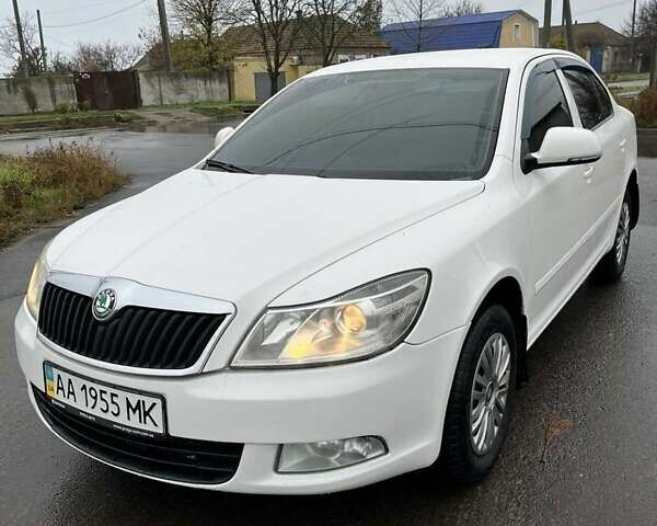 Белый Шкода Октавия, объемом двигателя 1.6 л и пробегом 272 тыс. км за 6800 $, фото 9 на Automoto.ua