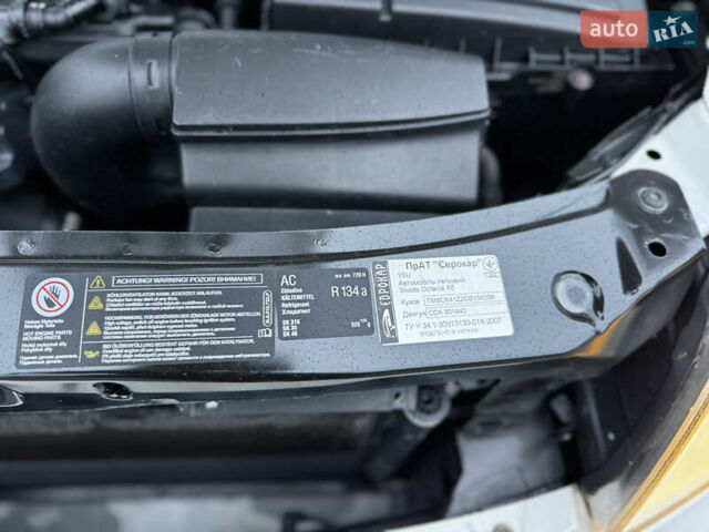 Белый Шкода Октавия, объемом двигателя 1.8 л и пробегом 37 тыс. км за 10900 $, фото 33 на Automoto.ua