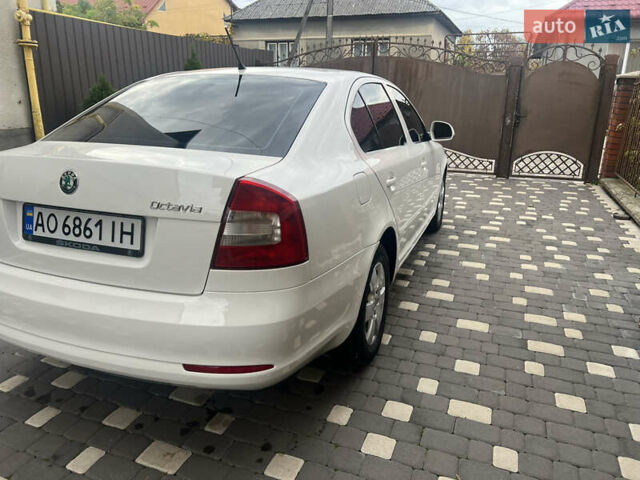 Білий Шкода Октавія, об'ємом двигуна 1.6 л та пробігом 313 тис. км за 7950 $, фото 28 на Automoto.ua