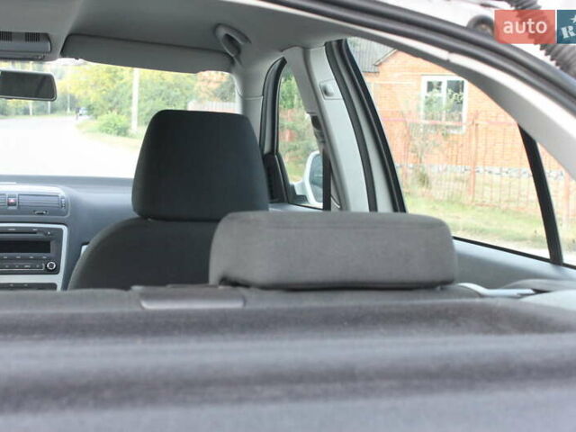 Белый Шкода Октавия, объемом двигателя 1.6 л и пробегом 170 тыс. км за 7450 $, фото 51 на Automoto.ua