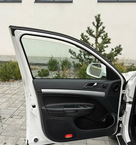 Белый Шкода Октавия, объемом двигателя 1.97 л и пробегом 239 тыс. км за 11999 $, фото 36 на Automoto.ua