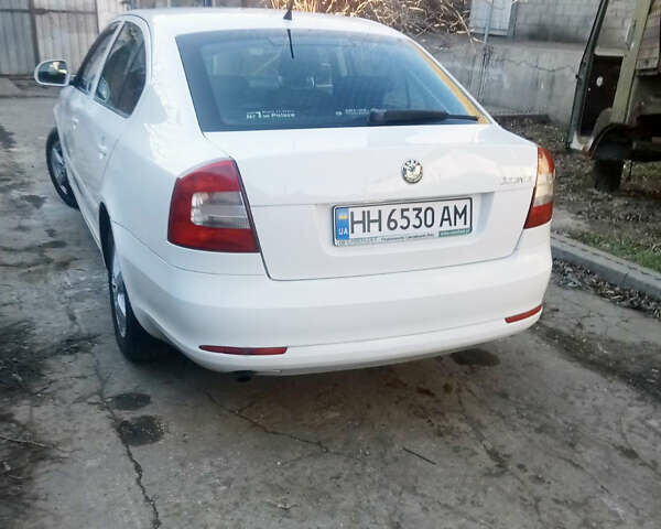 Білий Шкода Октавія, об'ємом двигуна 1.6 л та пробігом 215 тис. км за 7500 $, фото 5 на Automoto.ua