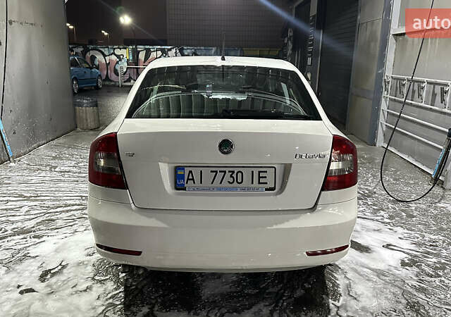 Білий Шкода Октавія, об'ємом двигуна 1.9 л та пробігом 306 тис. км за 7200 $, фото 6 на Automoto.ua
