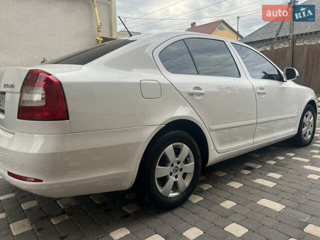 Білий Шкода Октавія, об'ємом двигуна 1.6 л та пробігом 313 тис. км за 7950 $, фото 33 на Automoto.ua